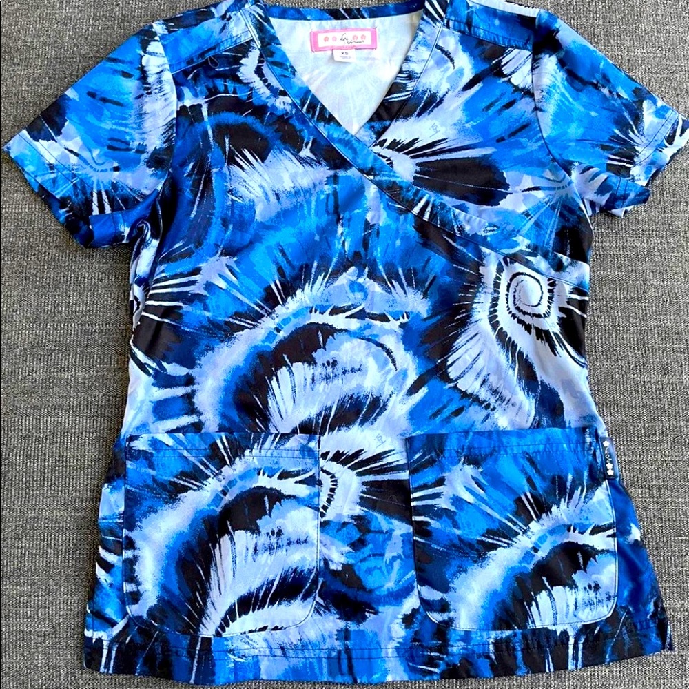 XS Scrub top